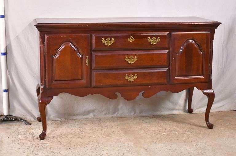 Sumter Co. cherry Queen Anne style sideboard; 1116030 R.H