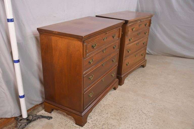 Pair of Craftique mahogany 4 drawer bachelor's chests; 1109019A R.H