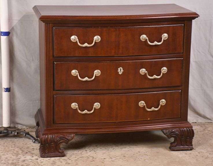 Thomasville "Impressions" mahogany 3 drawer bedside chest; 931281 R