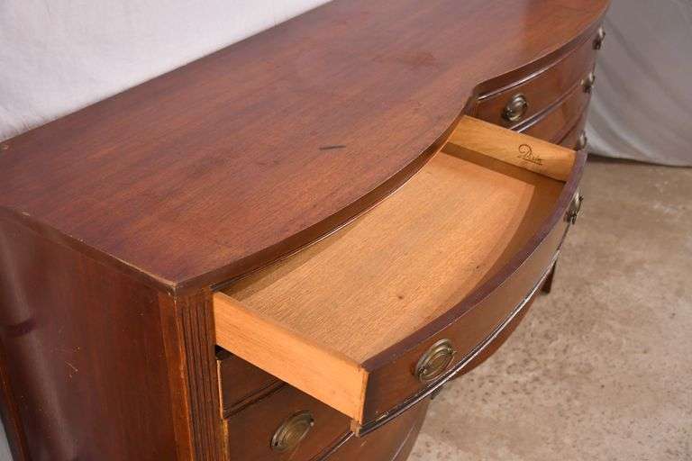 Dixie mahogany double bow front dresser with fluted columns; 747810