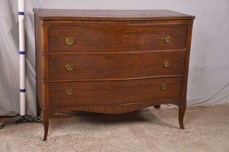 Flint & Horner inlaid mahogany 3 drawer dresser with mirror; 558203