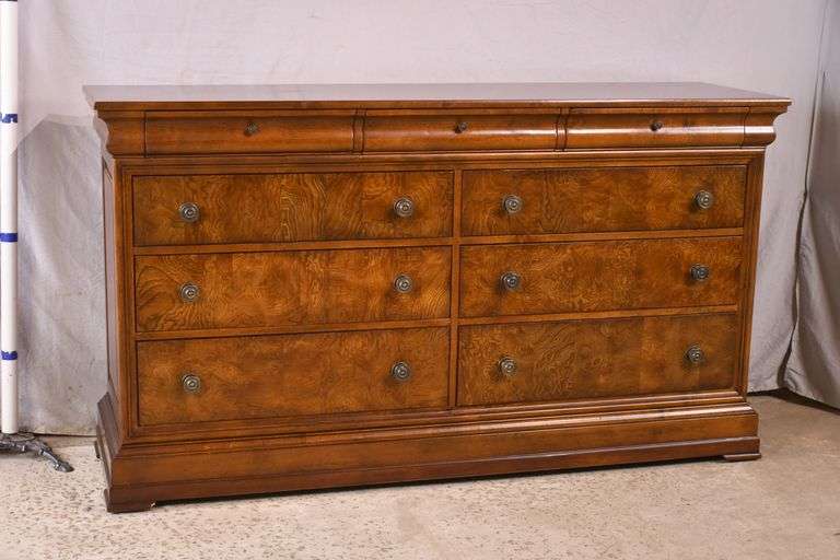 Ethan Allen cherry & burl elm 9 drawer dresser; 682734B R.H. Lee & Co. Auctioneers