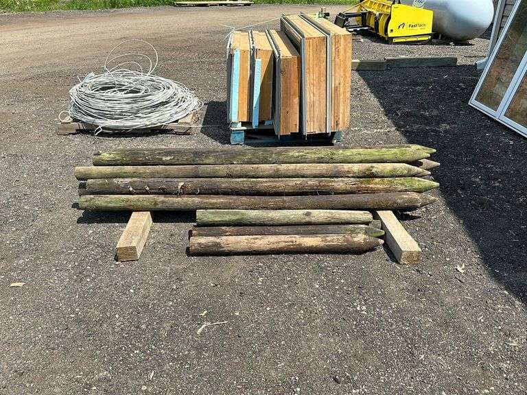 (16) Round Posts Lee Real Estate & Auction Service