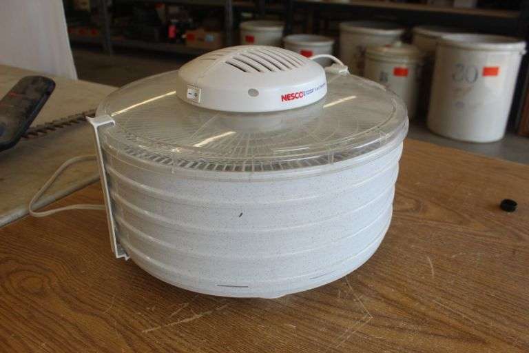 Nesco food dehydrator - Lee Real Estate & Auction Service
