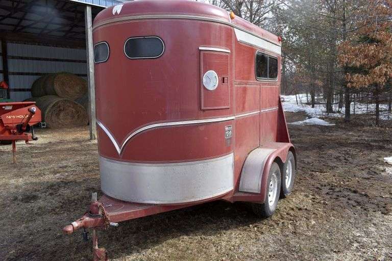 1994 W&W Tandem Axle Horse Trailer, 2 Place, Bumper Hitch, Front Tack