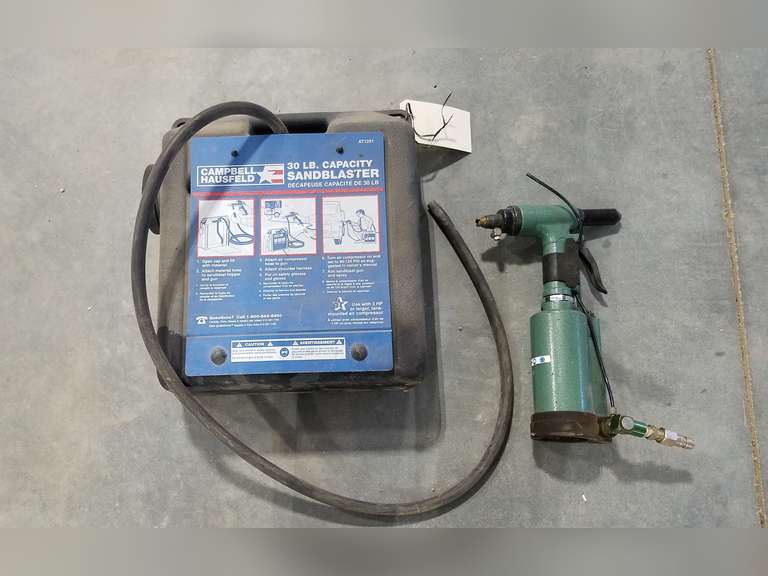 Campbell Hausfeld Portable Sandblaster (30 Lb) W/Sprayer - Adam
