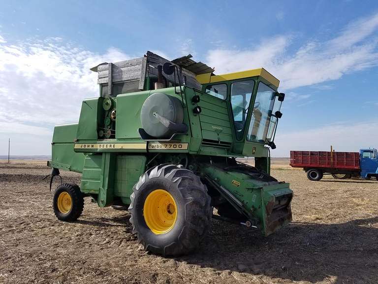 (Oxford, NE) John Deere 7700 Turbo Combine Adam Marshall Land