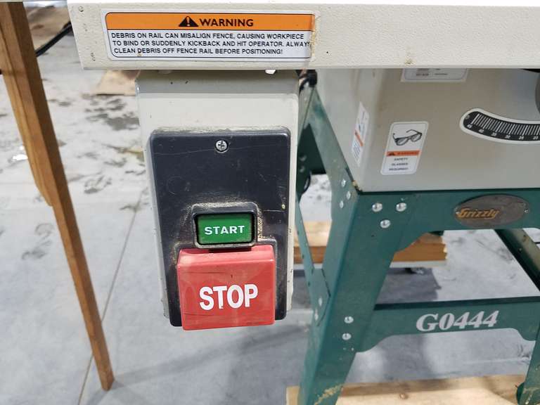 Grizzly G0444 10" Table Saw W/Grizzly AutoFeed and Accessories Adam