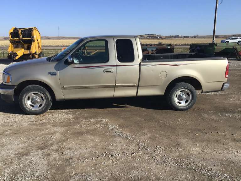 2000 Ford F-150 Ext. Cab Pickup - Adam Marshall Land & Auction, LLC
