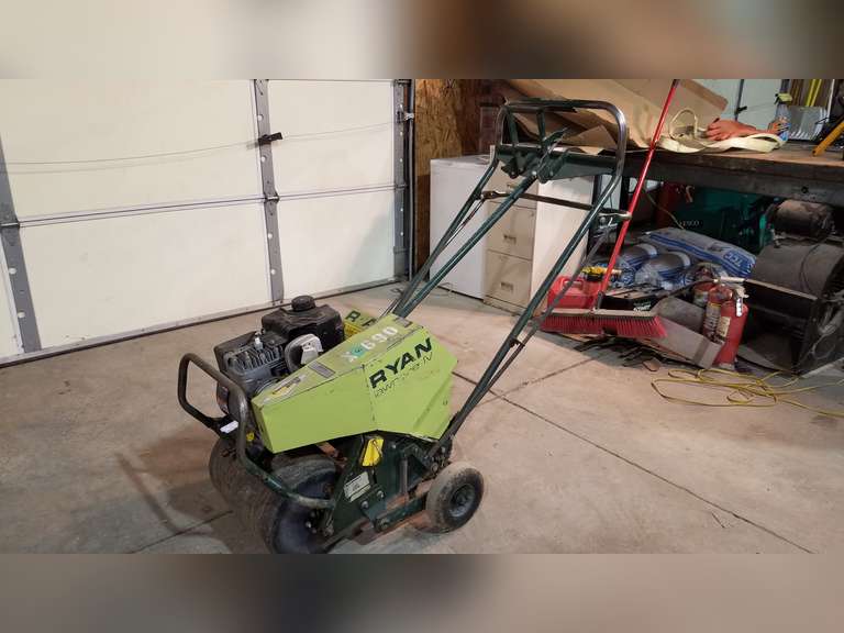 Ryan Lawnaire IV Aerator W/Briggs & Stratton 3.5 HP Engine, Pull Start