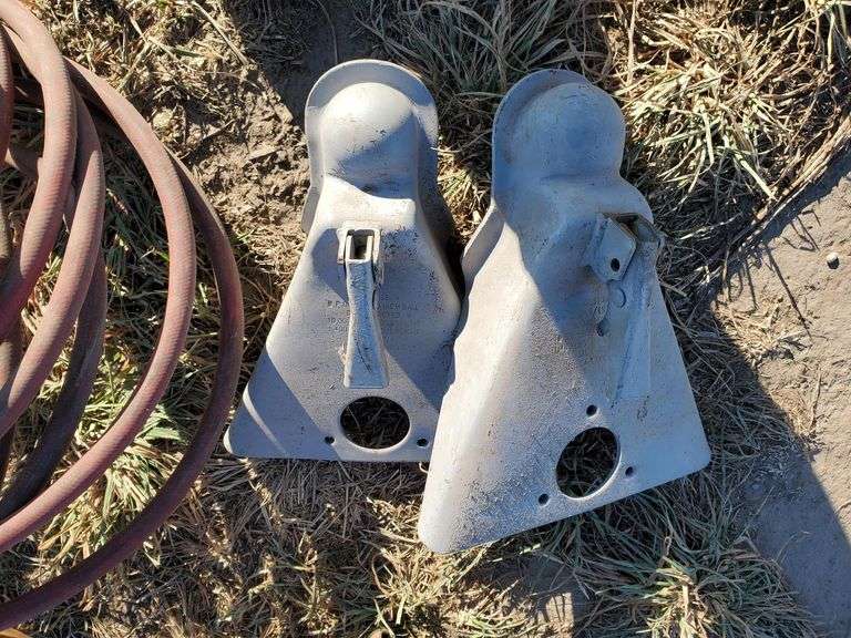 Used Break Axle (2) Air Hoses (2) 2 5/16 Couplers Adam Marshall Land