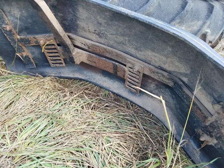 Pair Tractor Fenders for Case Magnum Adam Marshall Land & Auction, LLC
