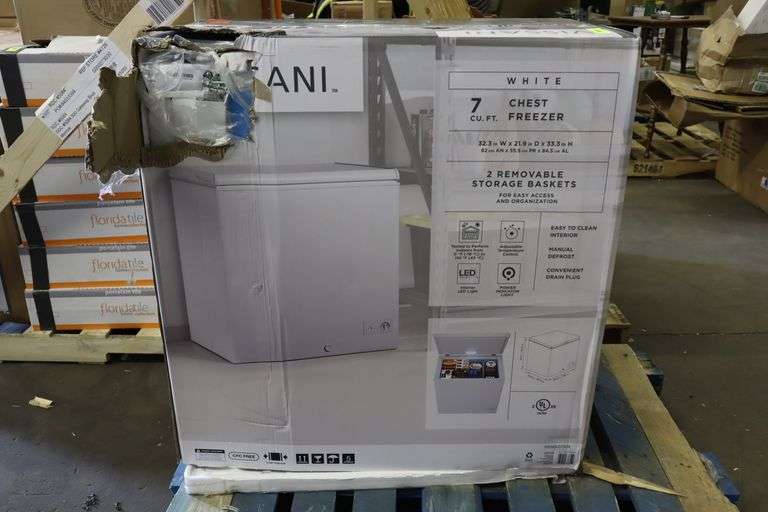 7 Cu Ft Chest Freezer Damaged Hinge Matthews Auctioneers