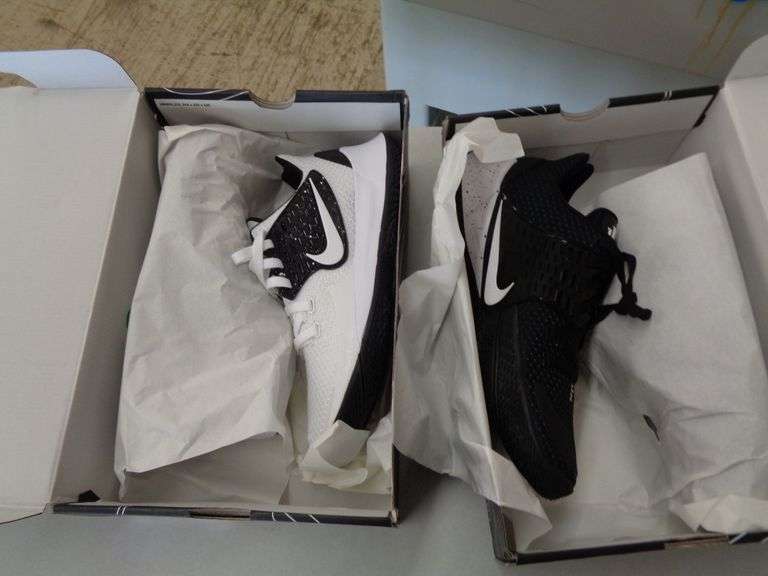 2 NIKE SHOES SIZE 9.5 Matthews Auctioneers