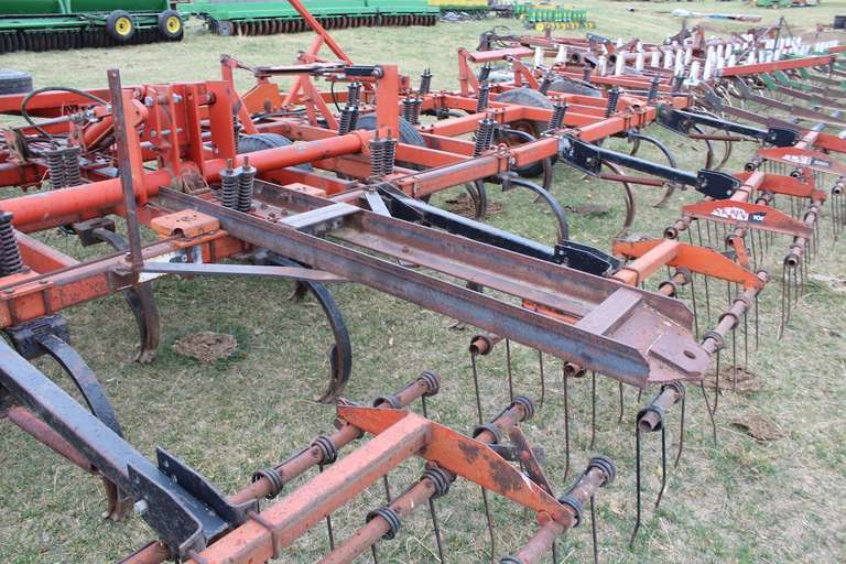 Renn 5505 Chisel Plow 32’, chisel points, tine harrow attch, Musser