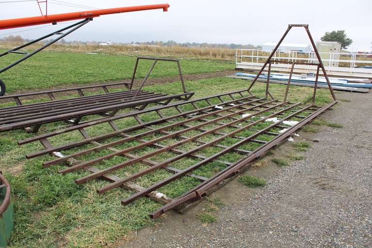 Steel hay rack 25' Musser Bros Inc