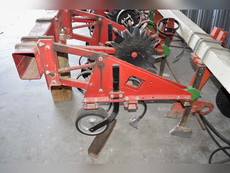 CaseIH 183 Corn Cultivator 6 Row Musser Bros. Inc.