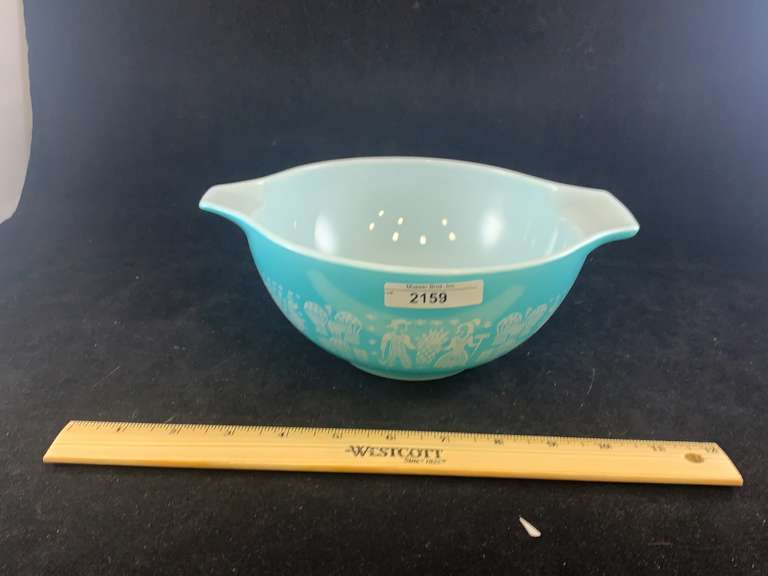 Vintage Pyrex amish Butterprint Cinderella Bowl 442 Turquoise Blue