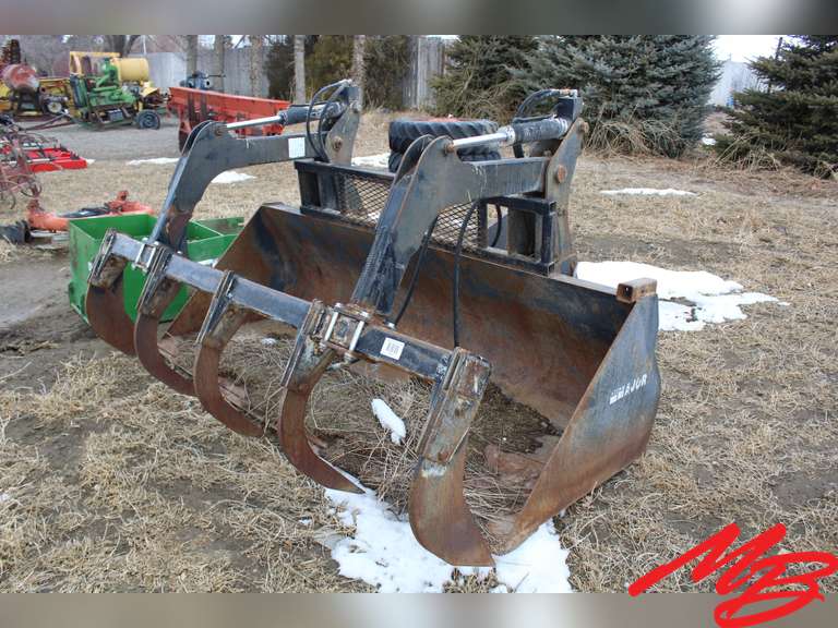 Wheel Loader Bucket & Grapple 8', quick attch Musser Bros Inc