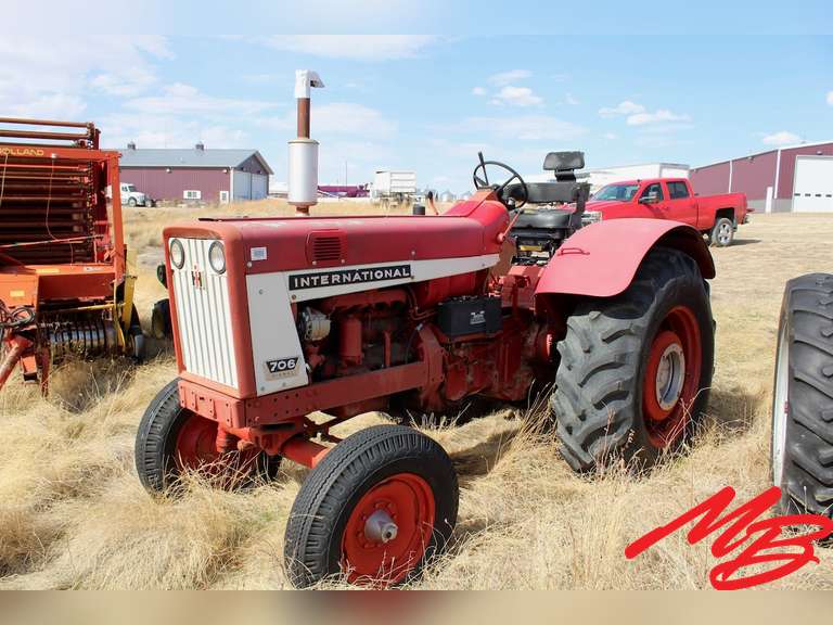 IHC 706 Tractor 2501 hrs IHC 706 Musser Bros Inc