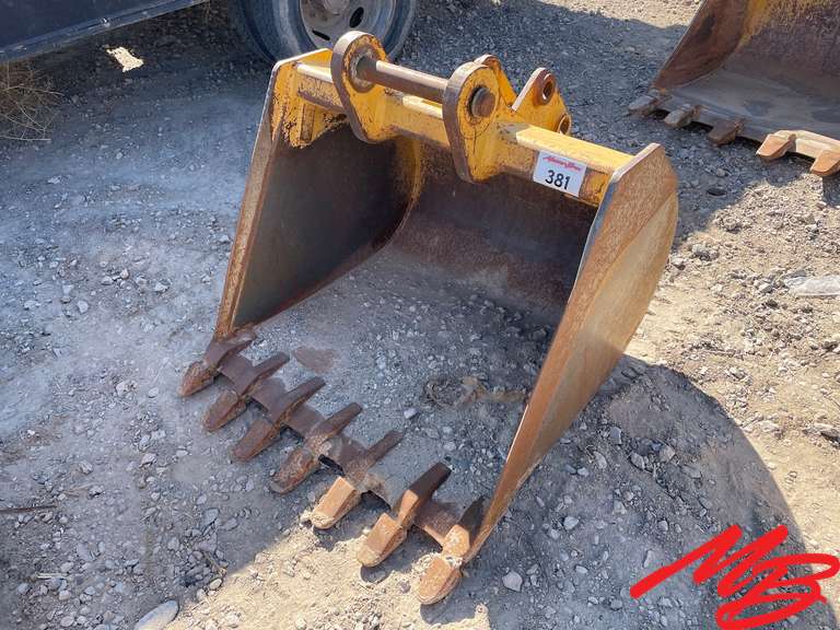 36" Case Backhoe Bucket Musser Bros Inc