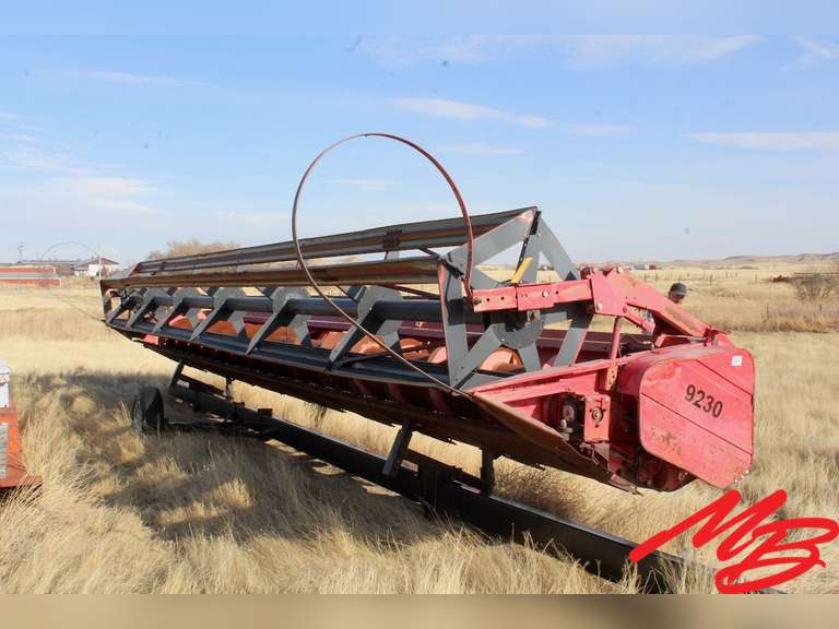 1991 Massey Ferguson 9230 Header 30' Musser Bros Inc