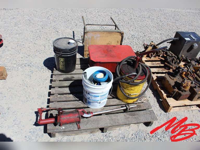 Barrel pump, motor oil, funnel, parts washer, mineral spirits Musser