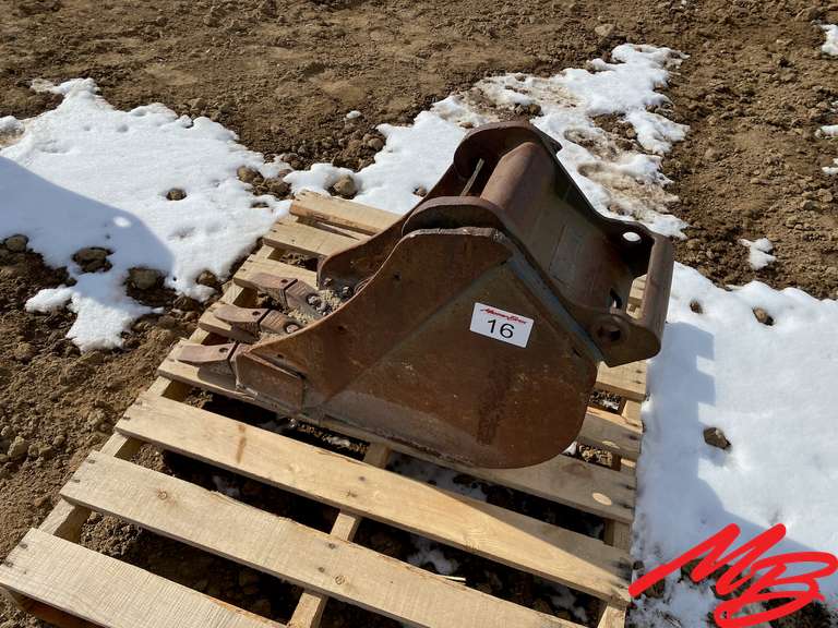Bobcat Quick Attach 13" Bucket, 29 cuft Musser Bros Inc