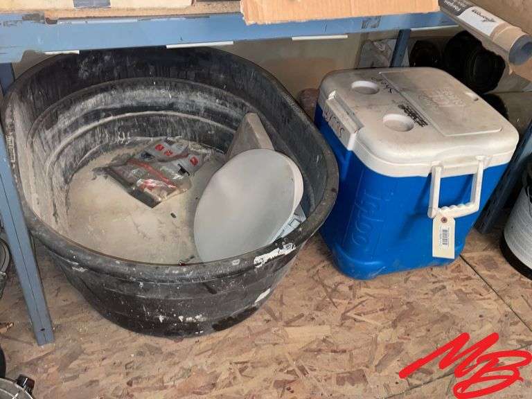 Rubbermaid Water Tank, Cooler, Toilet Seat Musser Bros Inc