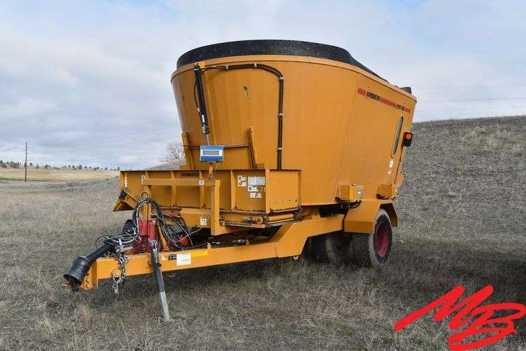 2019 Haybuster CMF980 Vertical Mixer, Musser Bros Inc