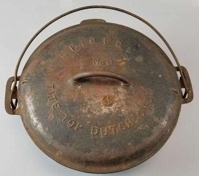 Antique Griswold 9 cast iron dutch oven Matthew Bullock Auctioneers