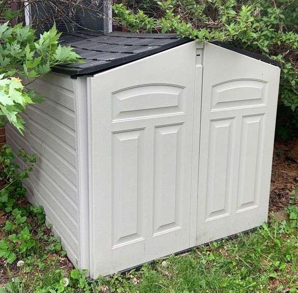 Plastic storage shed Matthew Bullock Auctioneers