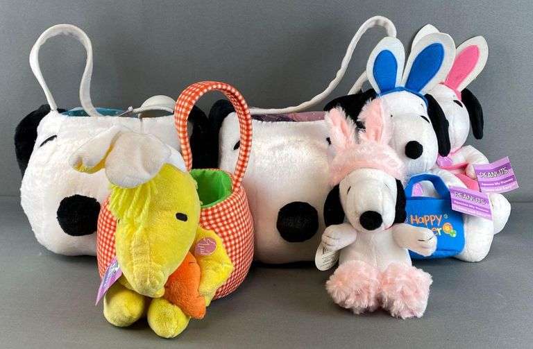 Group of 6 Assorted Peanuts Easter Baskets and Plushies Matthew