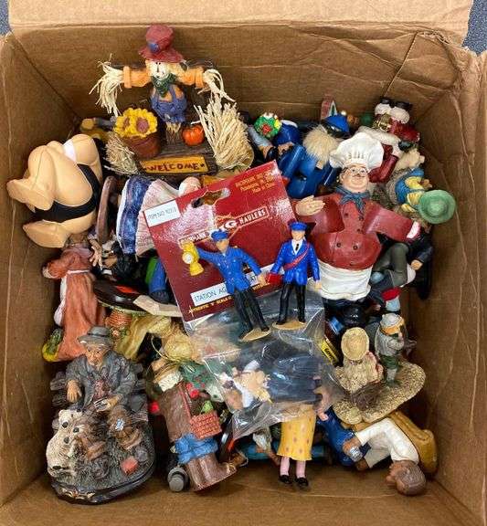 Box Of G scale Figures Matthew Bullock Auctioneers