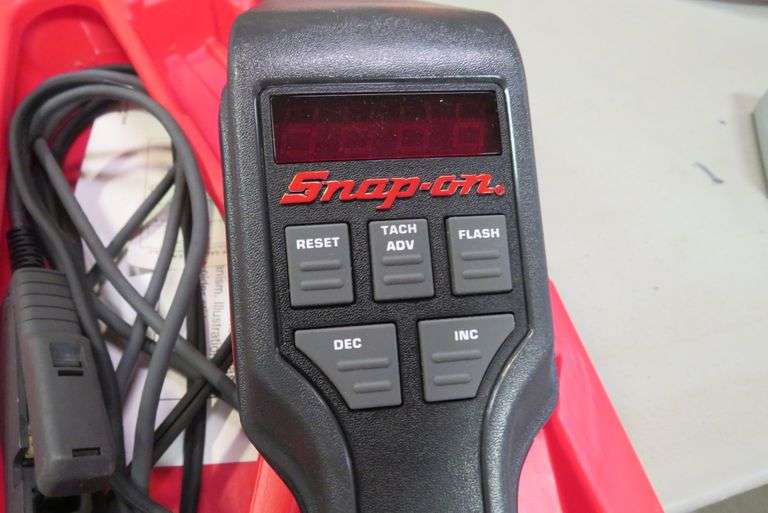 SNAP ON TIMING LIGHT MT2260 P AND BOX OF SAFETY GLASSES McPherson