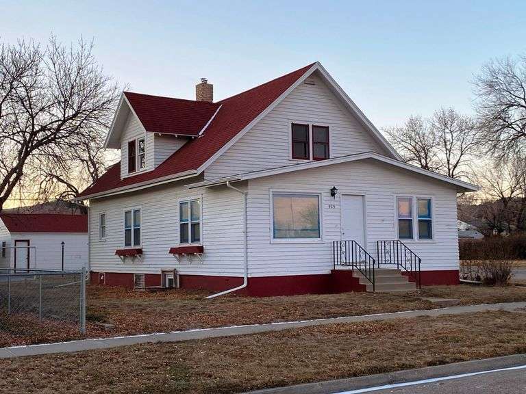 RAPID CITY, SD TRIPLEX REAL ESTATE AUCTION GENE ENSOR ESTATE ONLINE AUCTION McPherson