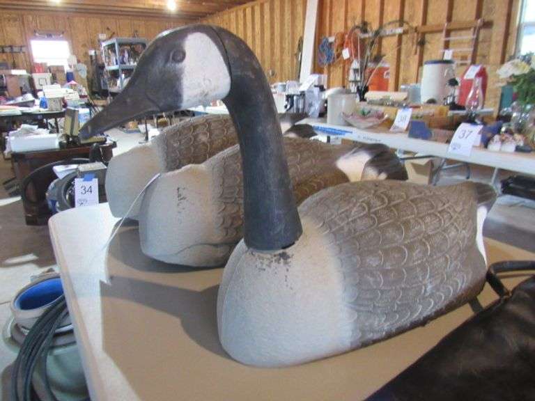 12 GOOSE DECOYS WITH BAG McPherson Auction & Realty