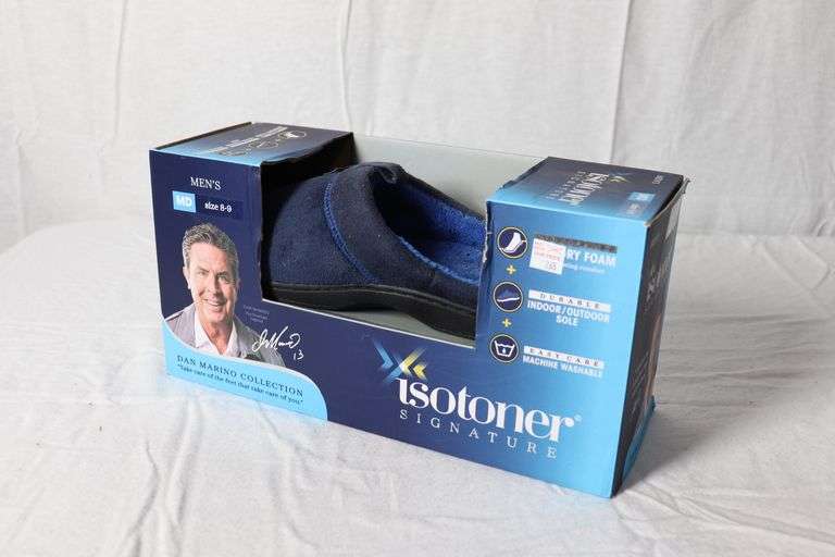 Isotoner Signature Mens slipper size medium Metzger Property Services LLC