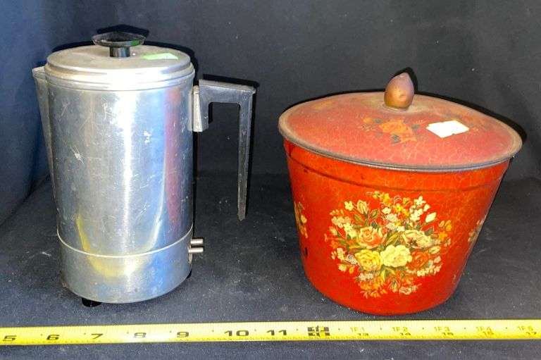 Empire electric tea kettle 6.5” tall, red floral tin 5” tall Metzger