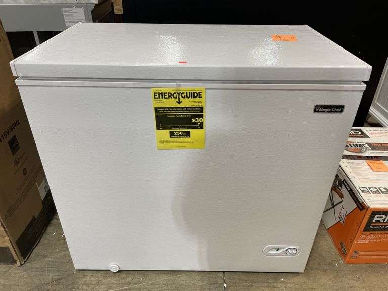 Magic chef 7.0 ft.³ chest freezer dented Metzger Property Services LLC