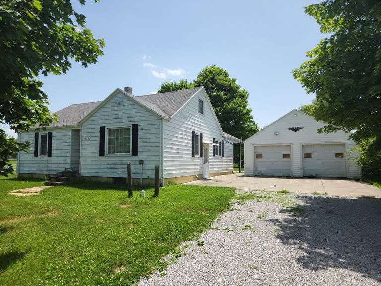 Country Home & Barn on 1+/ Acres Selling to the Highest Bidder! Fort