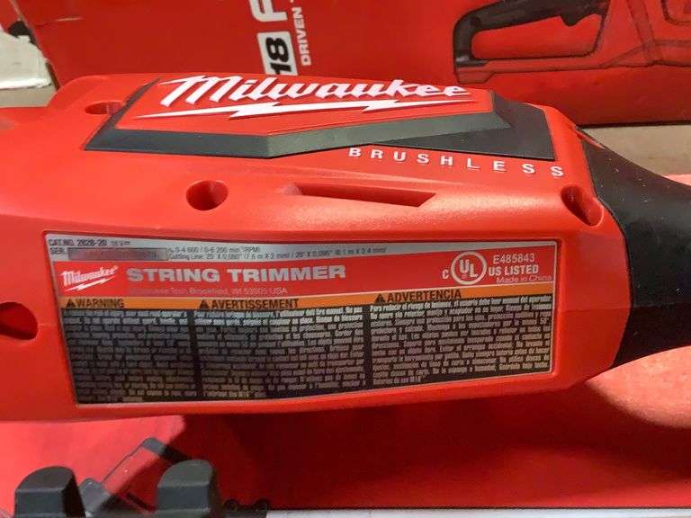 Milwaukee M18 String Trimmer 282821 tool Only Metzger Property