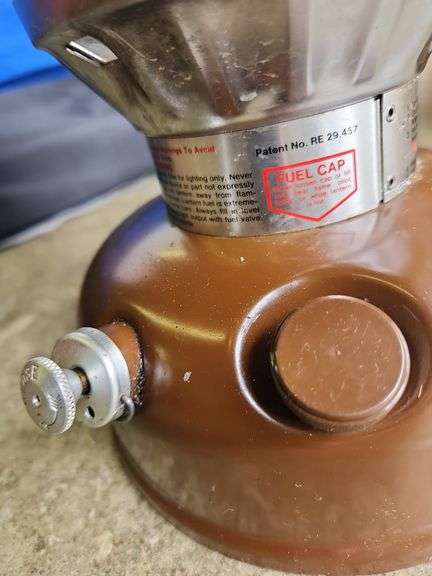 Coleman 275a 1982 lantern and case - Metzger Property Services LLC