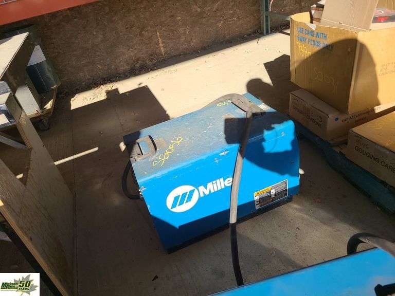 Miller XMT 456 CC/CV WelderQty 1 Michener Allen Auctioneering Ltd