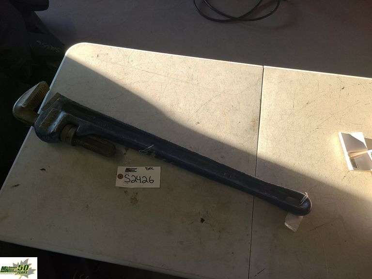 Irwin 36in Vise Grip Pipe WrenchQty 1 Michener Allen Auctioneering Ltd