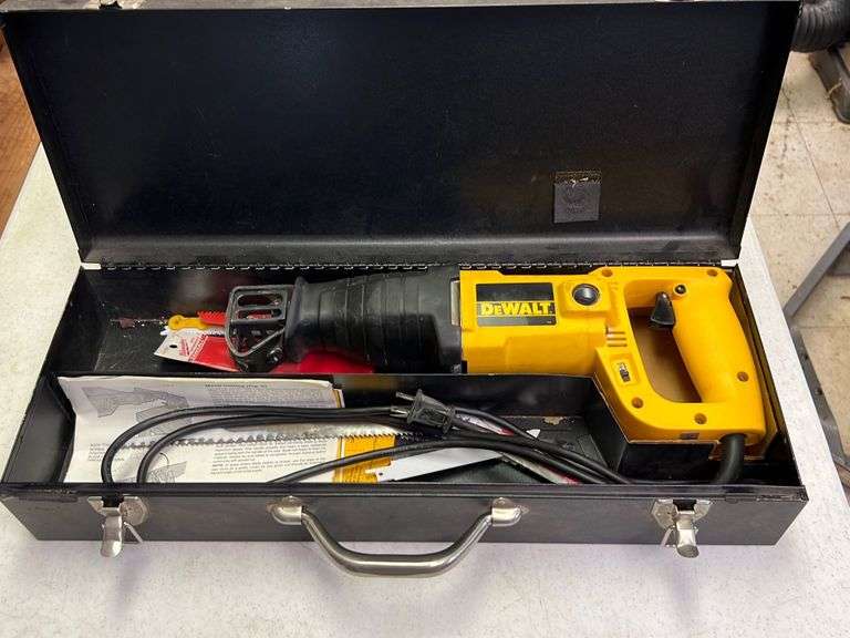 Bill Bauer Moving Auction McLaughlin Auctioneers, LLC