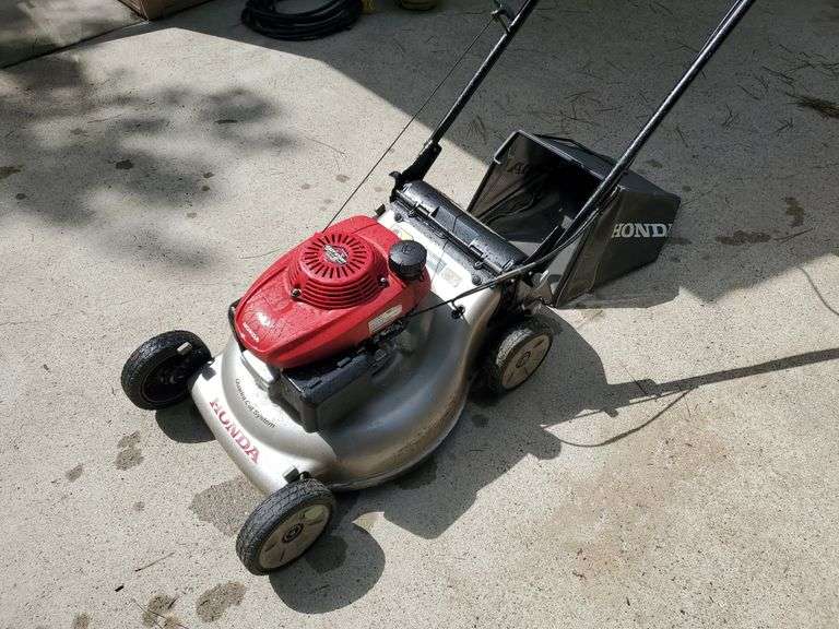 Honda self propelled more McLaughlin Auctioneers, LLC