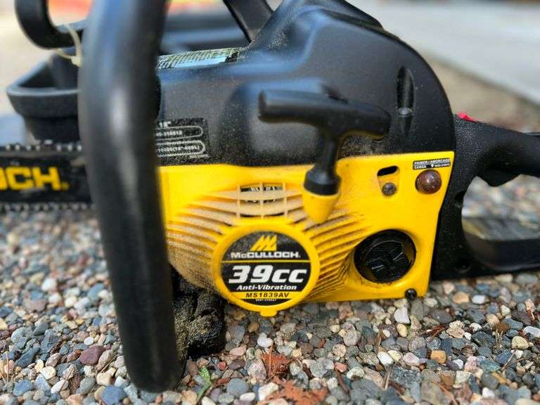 MCCULLOCH 18" 39CC CHAINSAW AND CASE McLaughlin Auctioneers, LLC mc