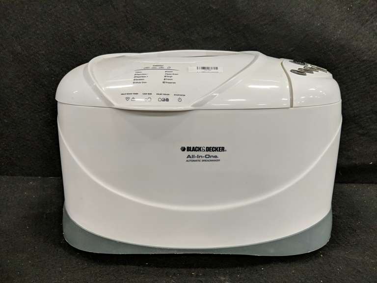 Black & Decker All In One Bread Maker ** Works But Missing One Paddle