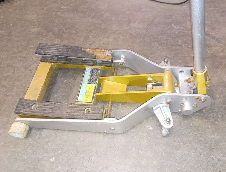 Central Hydraulics 1500 lb. Aluminum motorcycle lift Mark Van Hook